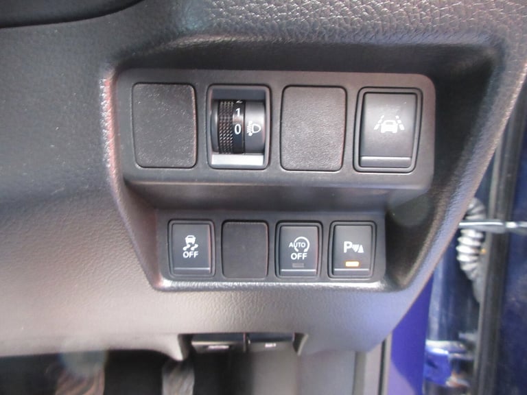 2015 Nissan Qashqai 1.5 dCi Acenta [Smart Vision Pack] 5dr HATCHBACK Diesel Manual