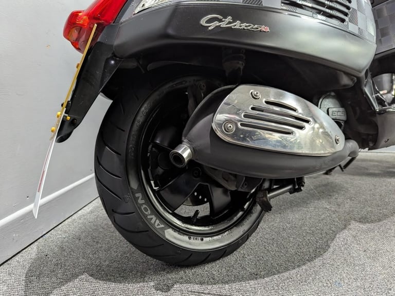 2012 (62) Piaggio Vespa GTS 125 in black