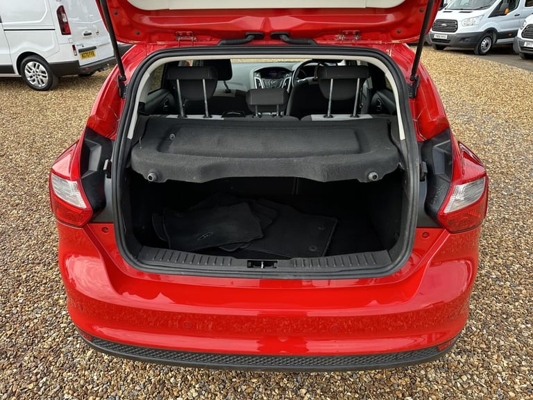 2014 Ford Focus 1.0T EcoBoost Zetec Navigator Hatchback 5dr Petrol Manual Euro 5 (s/s) (125 Hatch...