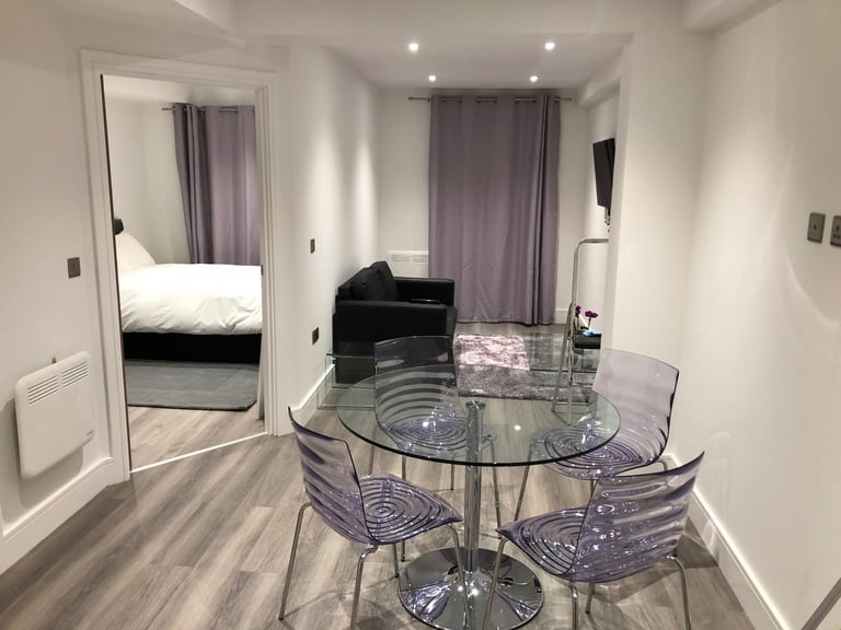 Stunning Nearly-New 1 Bedroom Apartment – Prime Camberley Town Centre Location