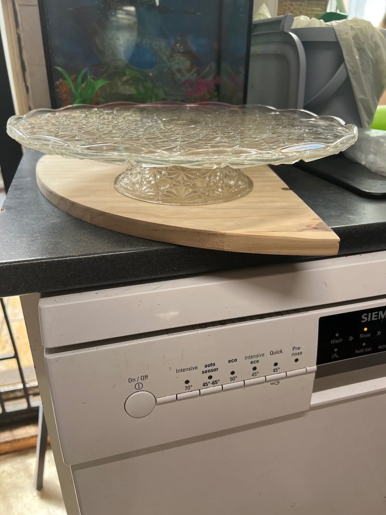Cake stand