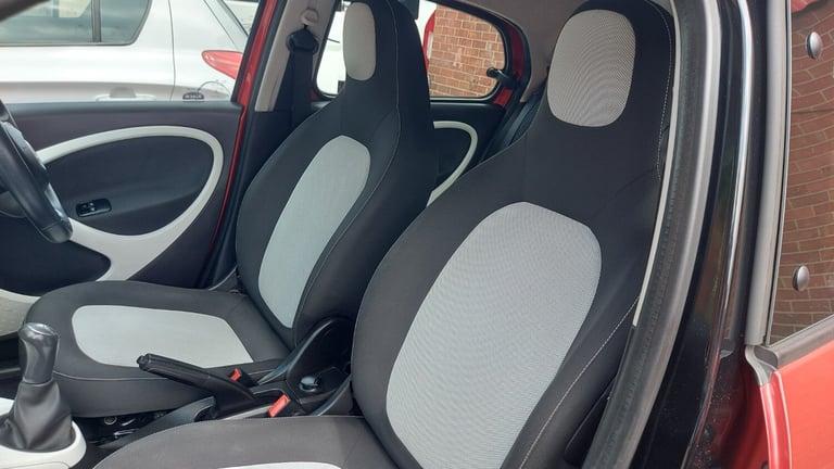 RED SMART FORFOUR 1.0 PASSION FREE TAX ALLOYS BLUETOOTH CRUISE 84K FSH 2015