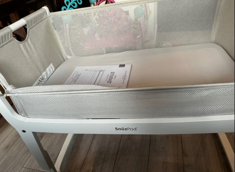 Snuz Baby bed side crib\cot, excellent condition, flat packed and ready for collection