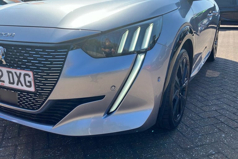  Peugeot 208 1.2 Puretech Gt Premium Hatchback 5dr Petrol Eat Euro 6 s/s 130 Ps