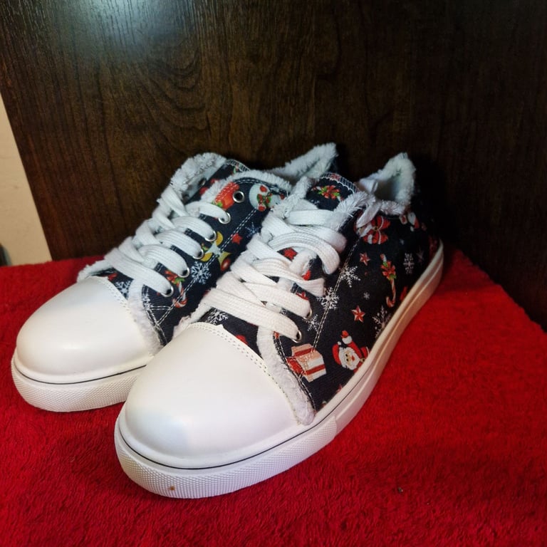 Christmas Print Trainers – Festive Lace-Up Shoes Faux Fur Lined – Size EU 43 / UK 9 – Brand New