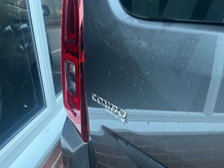 2019 Vauxhall Combo Life 1.2 Turbo Design XL 5dr MPV PETROL Manual