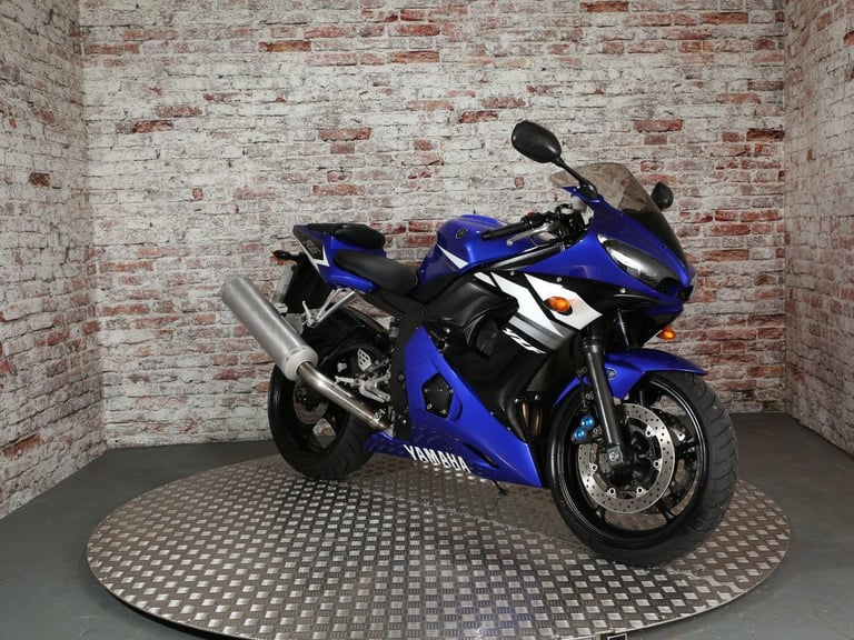 YAMAHA R6 - 2003 Petrol Manual in Blue