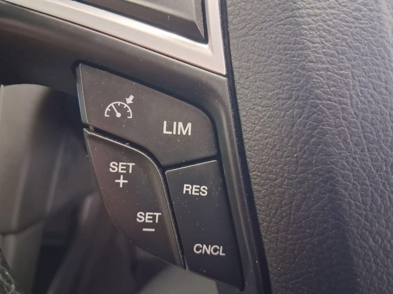 2015 Ford Mondeo 2.0 TDCi Titanium Hatchback 5dr Diesel Manual Euro 6 (s/s) (150 ps) HATCHBACK Di...