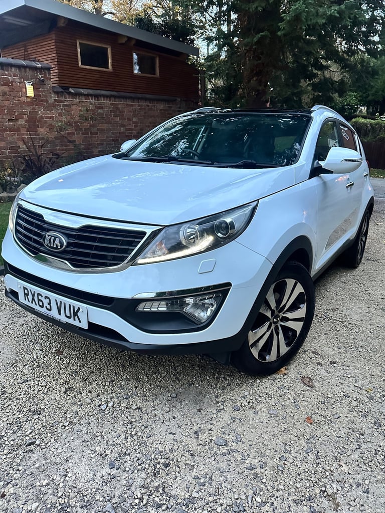 2013 Kia Sportage 1.7 CRDi ISG 3 5dr [Sat Nav] ESTATE Diesel Manual