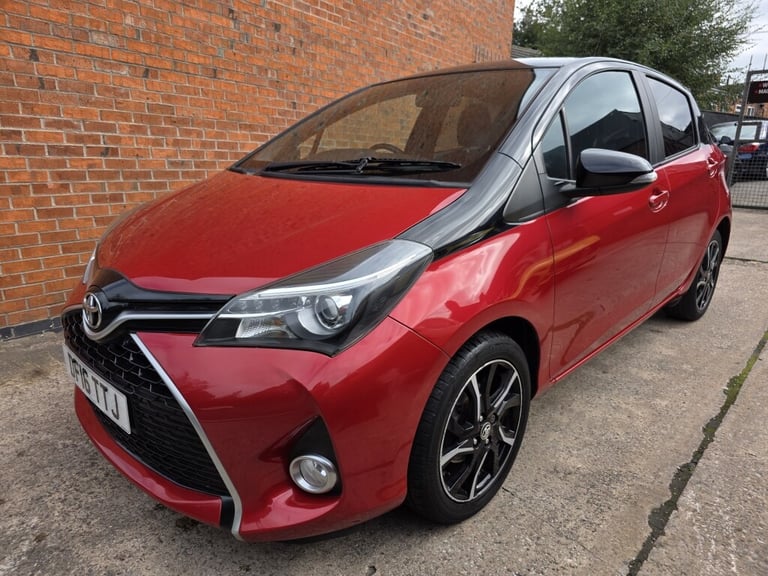 2016 Toyota Yaris 1.33 VVT-i Design 5dr CVT HATCHBACK PETROL Automatic