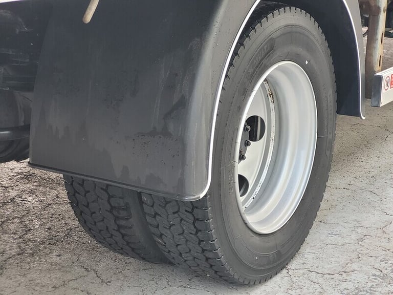 2023 Isuzu Forward 190ps N75 7.5 Ton 21ft 6  6.5m Dropside with Auto gearbox NA DIESEL Automatic