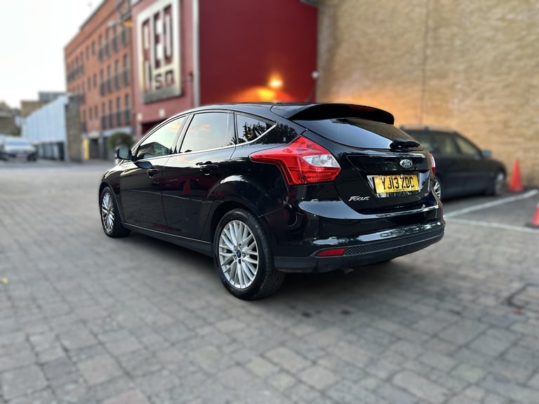 Ford, FOCUS, Hatchback, 2013, Manual, 998 (cc), 5 doors