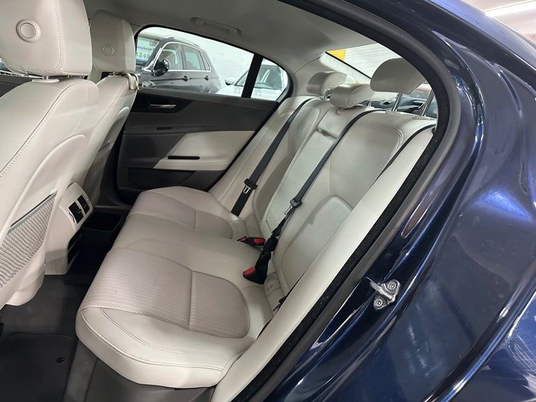 2016 Jaguar XE 2.0d Portfolio Euro 6 (s/s) 4dr SALOON Diesel Manual
