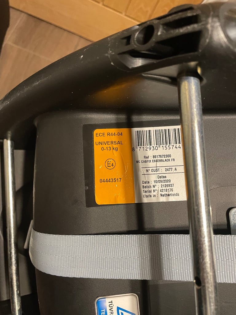 Maxi Cosi Newborn Car Seat with Isofix Base