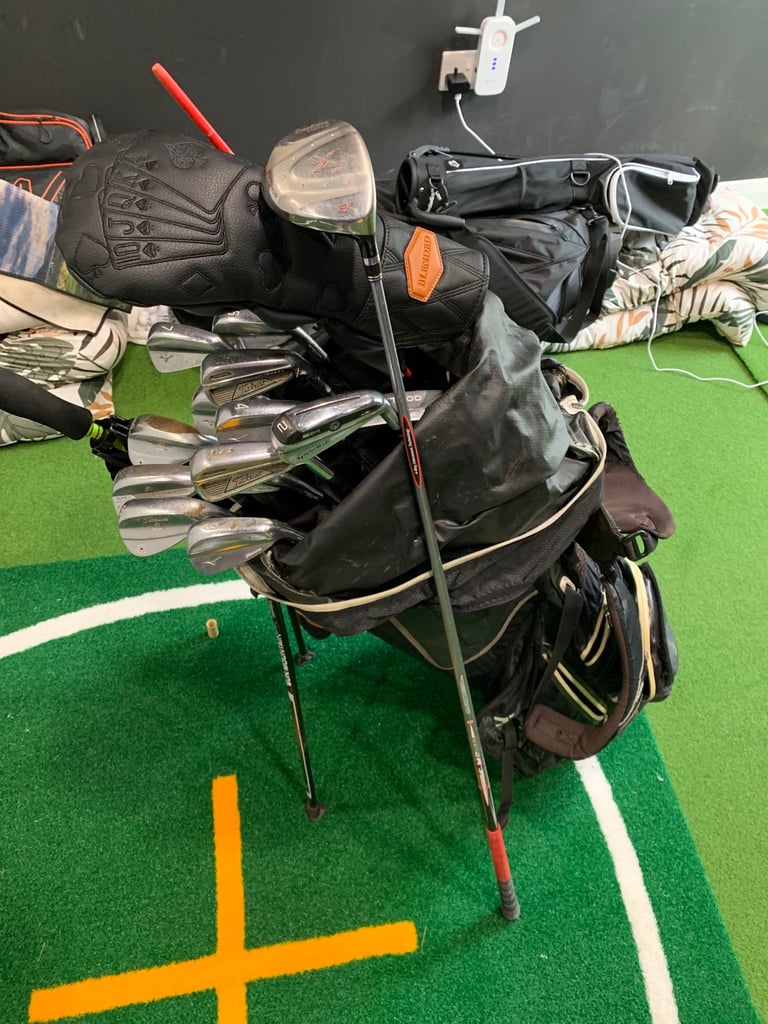 FULL SET 2-Pw, Bag, bushnell & umbrella.
