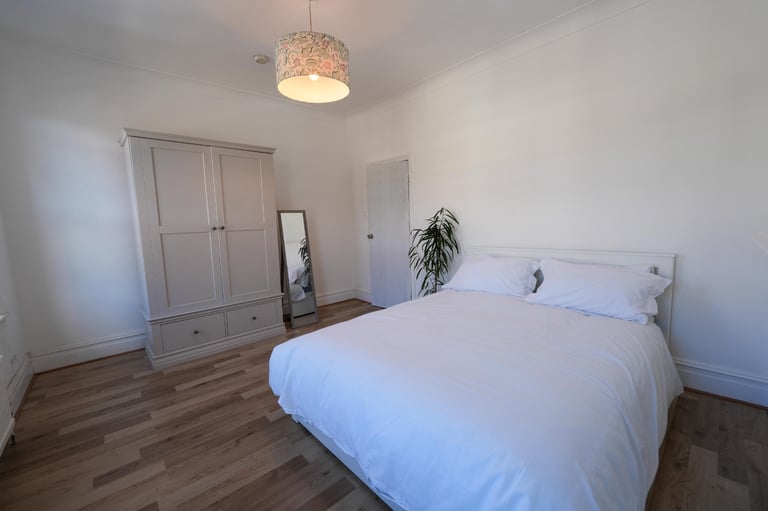 💫Double Rooms Available | Surrey Quays | Well Connected To Central London 📍