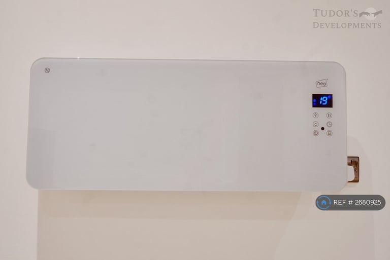 1 bedroom flat in Tudor House, Brighouse, HD6 (1 bed) (#2680925)