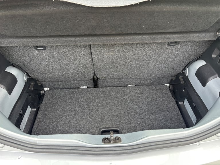 Volkswagen, UP, Hatchback, 2015, Manual, 999 (cc), 5 doors