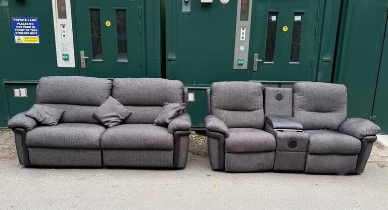 image for Beautiful 3 and 2 Seater Recliner Sofas for Sale