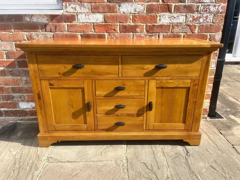 Large Rustic Solid Oak Sideboard - Excellent Condition 