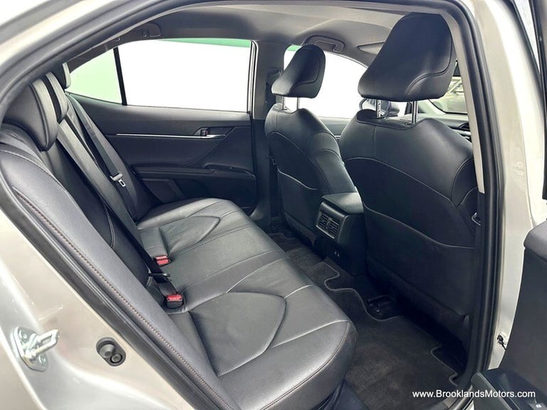 Toyota Camry 2.5 VVT-I DESIGN [SAT NAV, LEATHER &amp; HEATED SEATS]