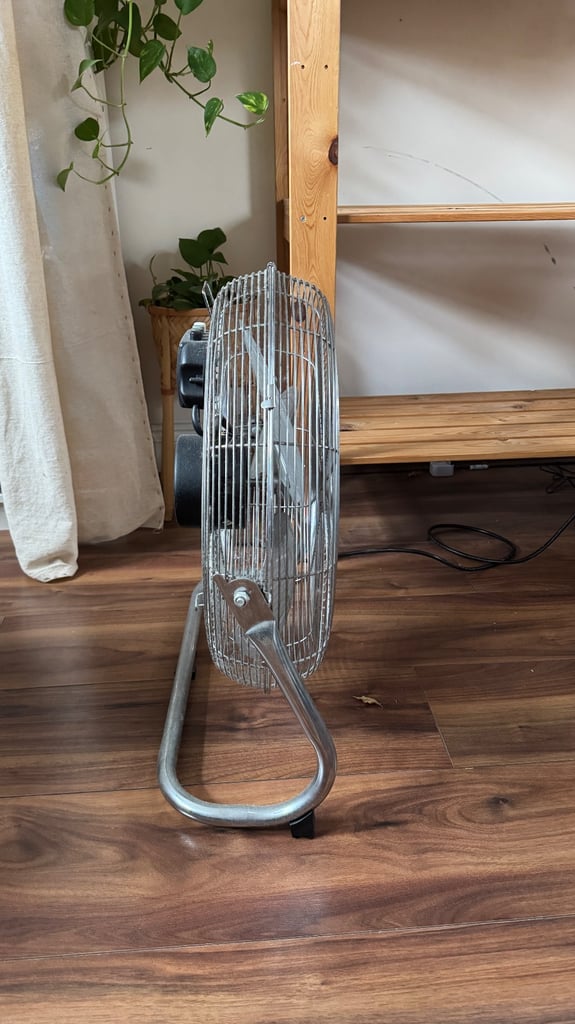 Industrial floor fan 