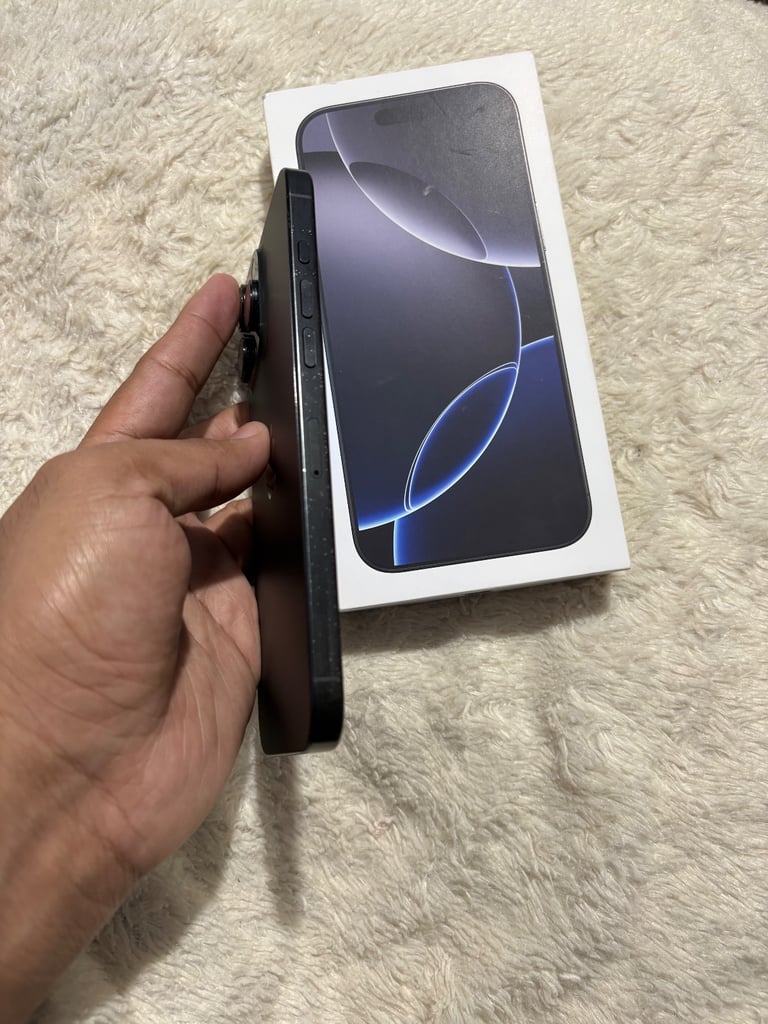 iPhone 16 Pro Max 256gb is in Good Condition 