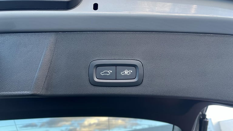 2024 Volvo XC40 Ultra B3 Mild hybrid ESTATE Petrol/Electric Hybrid Automatic