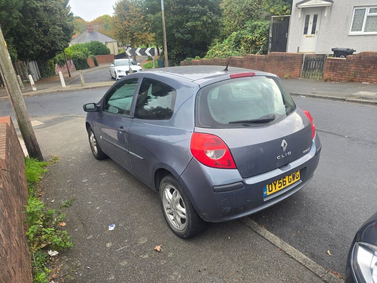 Renault Clio 1.2i petrol 12 months mot ulez free