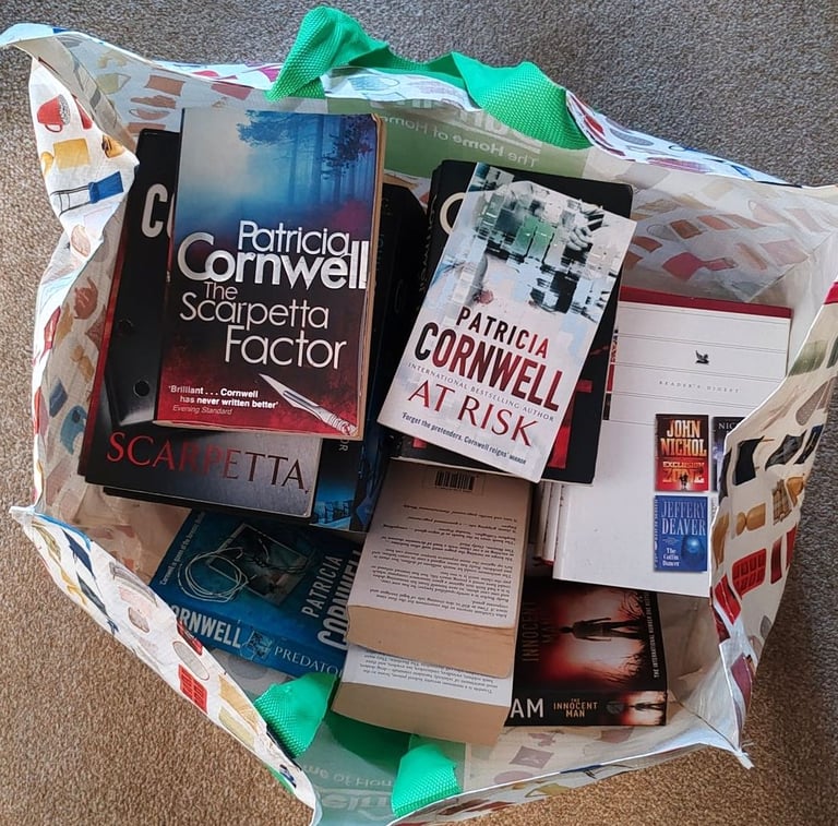 BOOKS JOBLOT ALL NEW CONDITION !