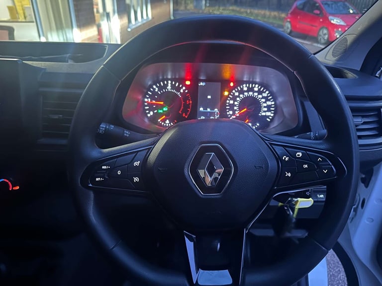 2022 Renault Trafic 2.0 Trafic LL30 Business Blue dCi Panel Van Diesel Manual