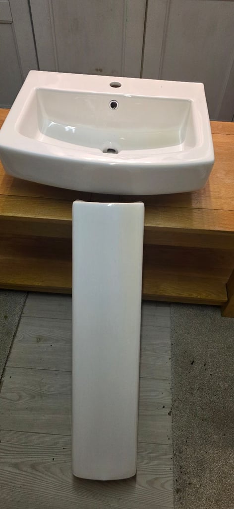 Sink & pedestal 