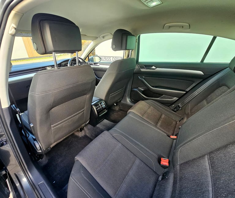 2017 VOLKSWAGEN PASSAT BLUEMOTION TECH NAV 2.0 TDI + EURO 6🔥