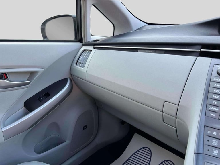 2013 Toyota Prius  1.8 VVT-h T Spirit CVT Euro 5 (s/s) 5dr Hatchback HYBRID ELECTRIC Automatic