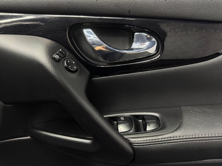 2015 Nissan Qashqai 1.2 DIG-T Tekna XTRON 2WD Euro 6 (s/s) 5dr HATCHBACK Petrol Automatic