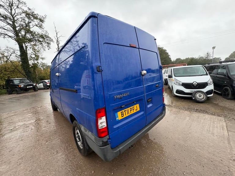 2011 Ford Transit Medium Roof Van TDCi 100ps PANEL VAN DIESEL Manual