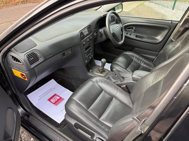 2003 Volvo S40 1.8 S 4dr [122bhp] SALOON PETROL Manual