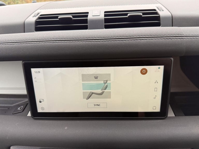  Land Rover Defender 90 3.0 D250 MHEV Hard Top SUV Auto 4WD SWB Euro 6 (s/s) 3dr Diesel Automatic