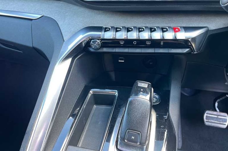 2022 Peugeot 3008 1.5 BlueHDi (130 PS) GT Premium 5 Door Diesel Automatic *** 1 Owner / Full SUV ...