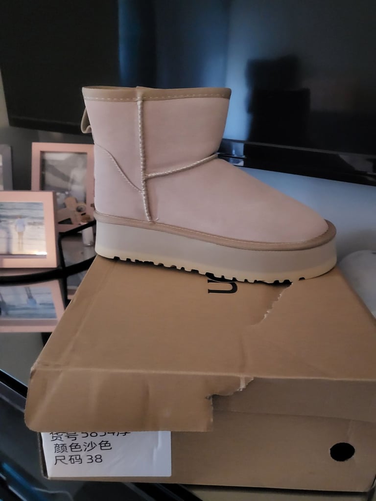 Sand platform ugg boots size 5