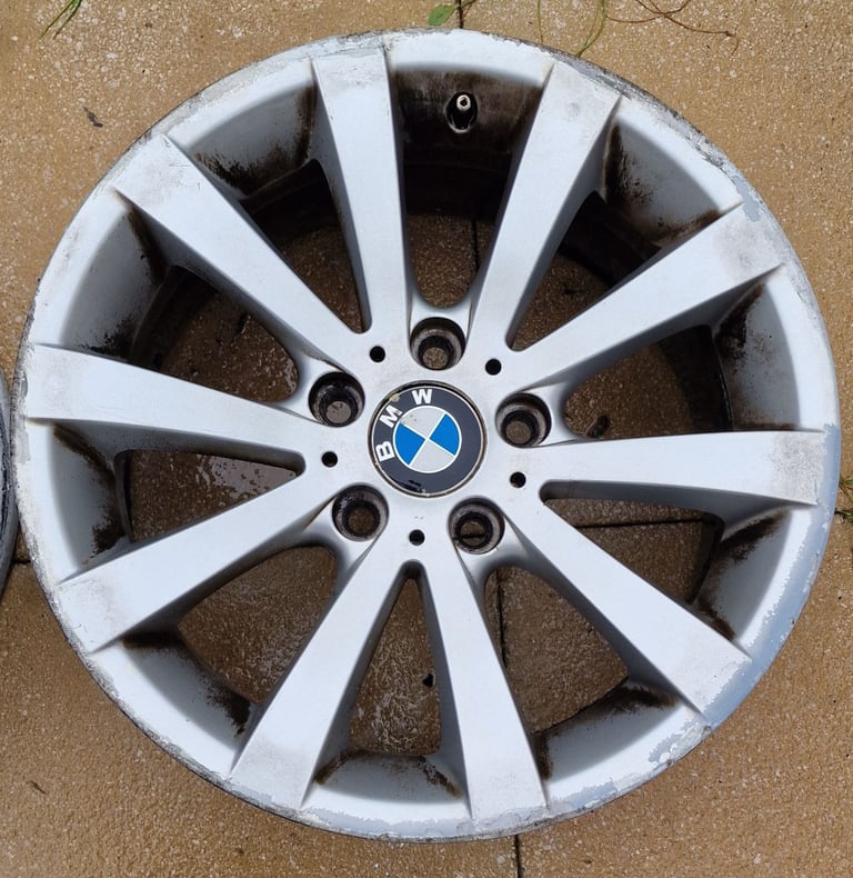  Pair of Genuine BMW 17" Alloy Wheels – 8Jx17 – No Cracks/Bends – Ideal for Refurb
