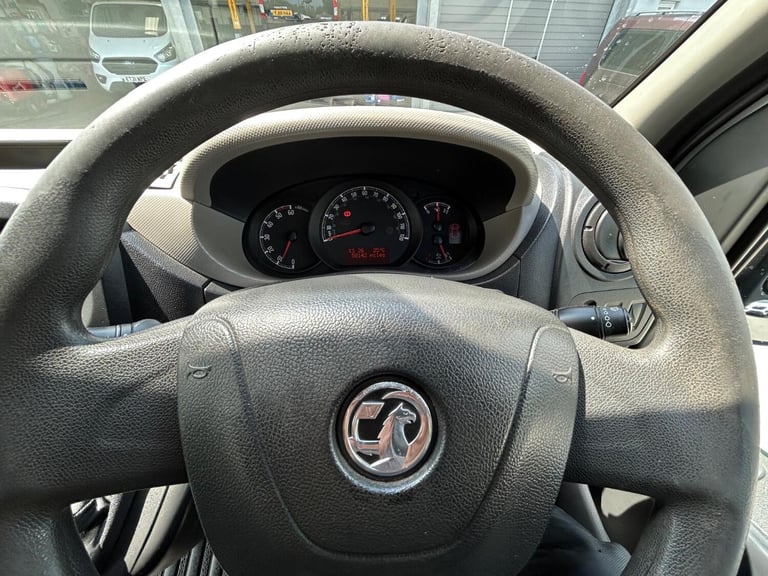 VAUXHALL MOVANO 2.3 CDTi 3500 Double Crew Cab Dropside White Manual Diesel 2018