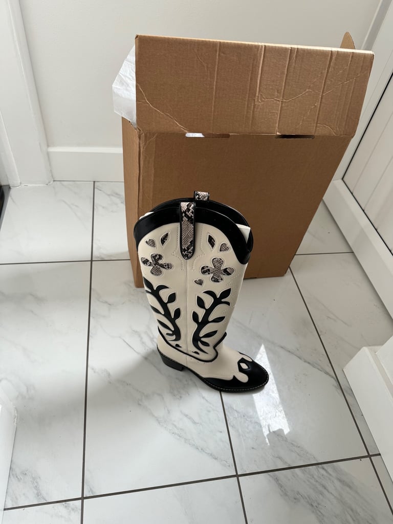 image for RIVER ISLAND B/N extremely fashionable cowboy knee length boots