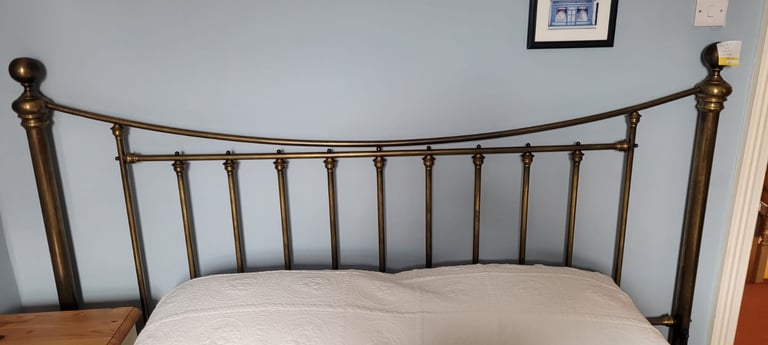 Brass bed head 