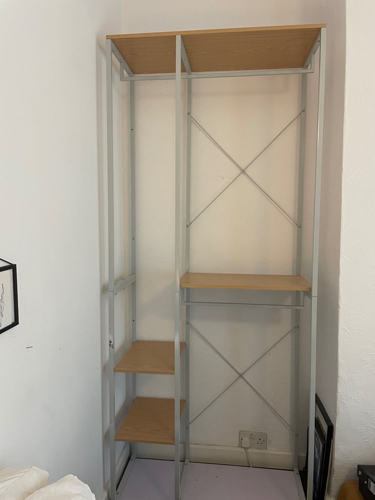 Open wardrobe storage unit 
