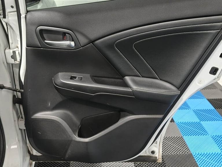 2015 Honda Civic i-DTEC SR Estate Diesel Manual