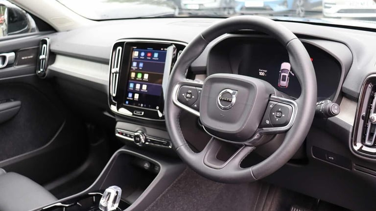  Volvo XC40 B4 (P) Ultra Bright (Sunroof, Harman Kardon, 360 Camera) Petrol/Electric Hybrid Autom...