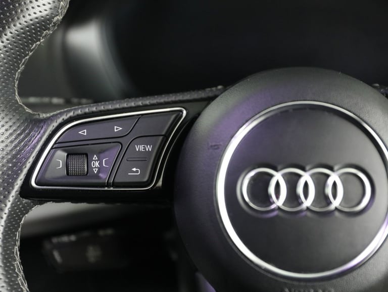 2022 Audi Q2 1.0 TFSI 30 S line SUV 5dr Petrol Manual Euro 6 (s/s) (110 ps) Petrol Manual