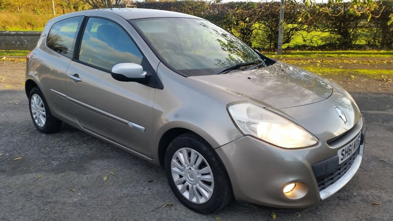 image for *!*BARGAIN*!* 2011 Renault Clio 1.2 I-Music **MOTD 22 OCTOBER 2026** SILVER 3 DOOR