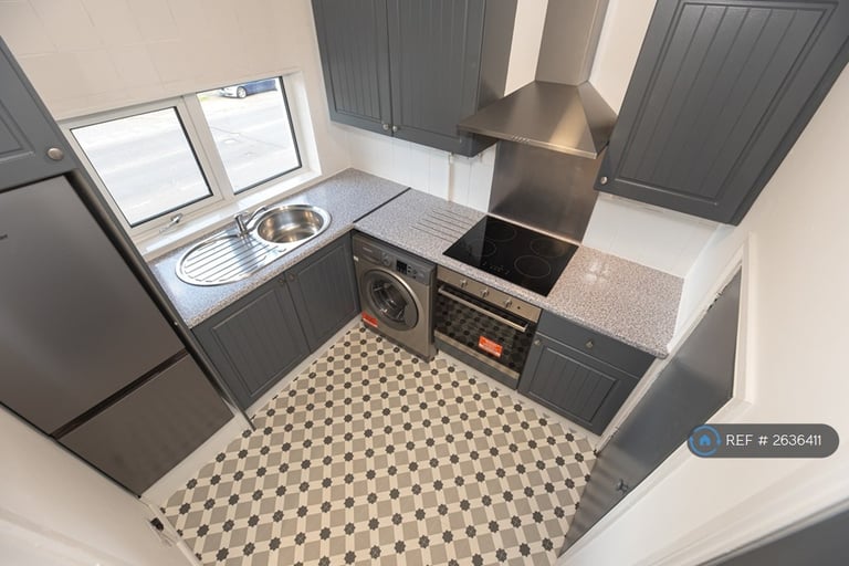 2 bedroom flat in Markhams Chase, Basildon, SS15 (2 bed) (#2636411)